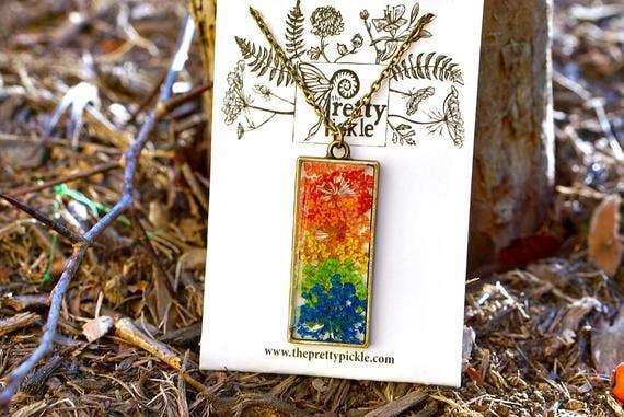 Rainbow Queen Annes Lace Flower Necklace